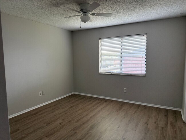Building Photo - 2 bed 2 bath in winterpark!