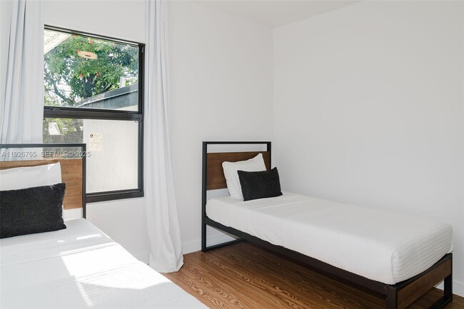 Building Photo - 1040 NW 120th St