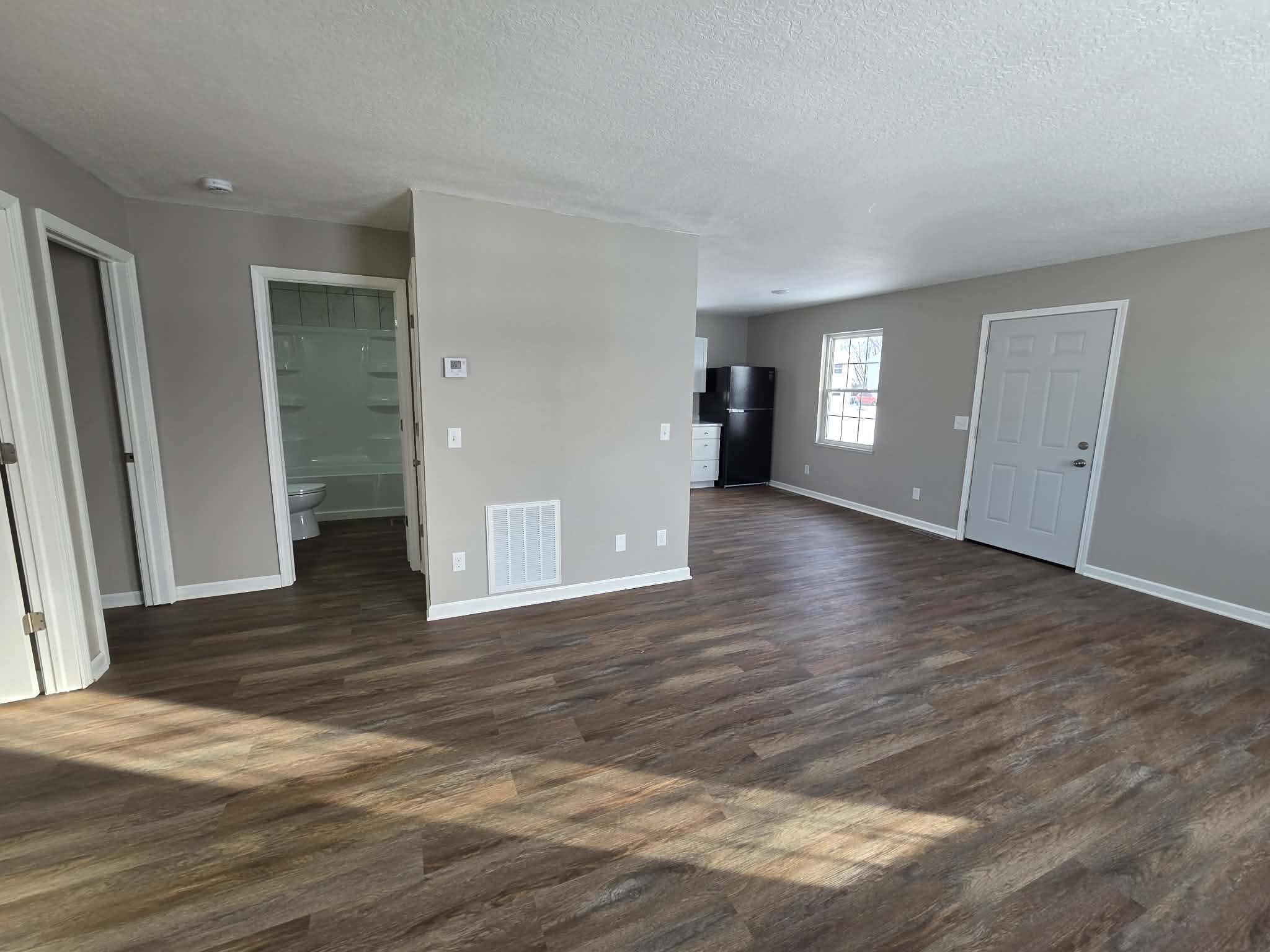 Building Photo - 1674 Ridgeview Ct