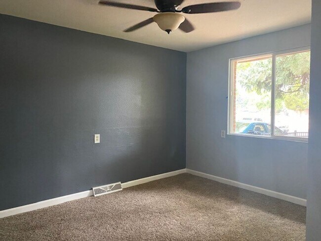 Building Photo - 4 Bedroom &  3 Bath Brick Ranch - $300 off first month's rent if Lease signed by 9/1
