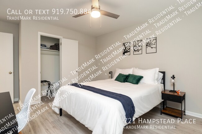 Building Photo - 721 Hampstead Pl