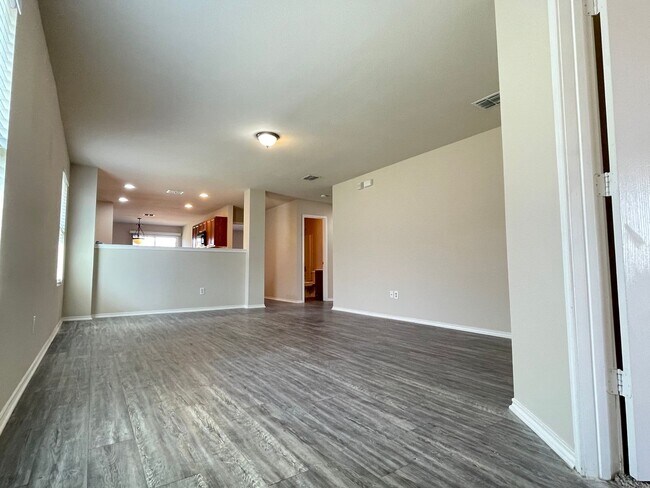 Building Photo - 4/2/2 Burleson ISD
