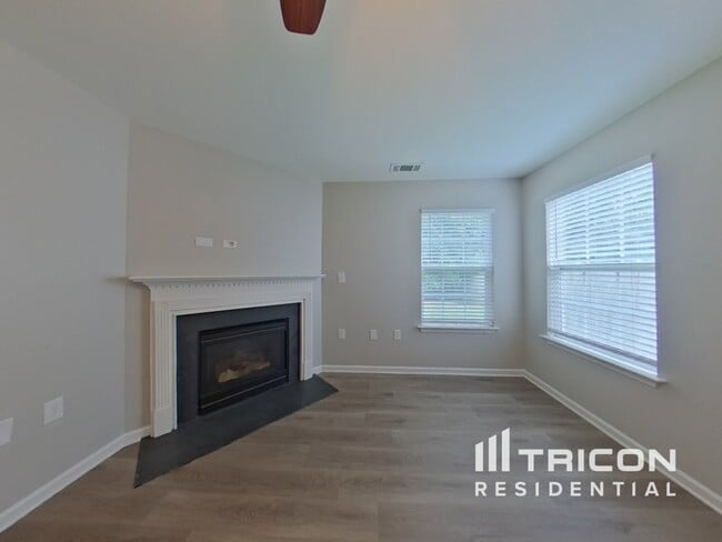 Building Photo - 4837 Autumn Oak Dr