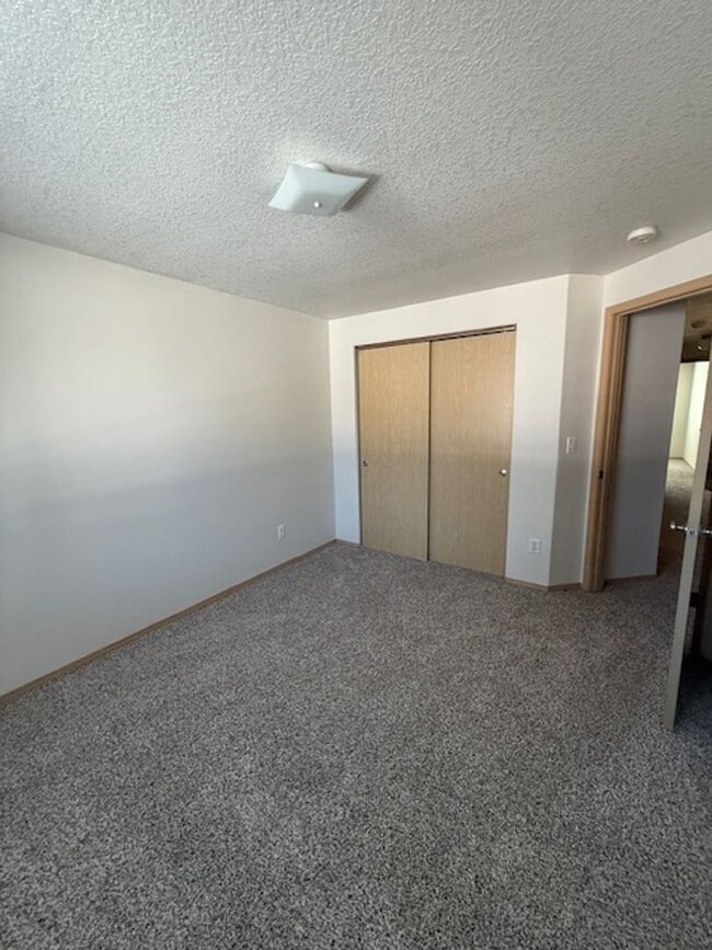 Building Photo - 2-Story Townhouse