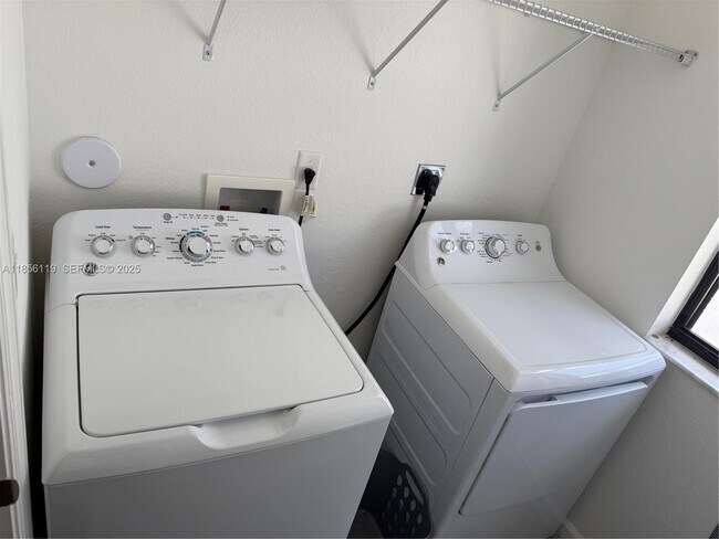 Building Photo - 3523 W 105th Pl