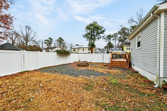 Building Photo - Spacious 5-Bedroom Home in Virginia Beach