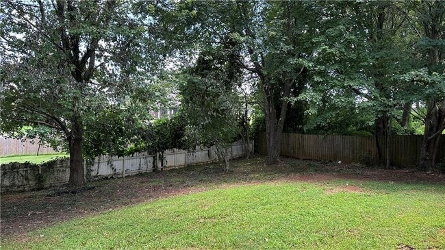Building Photo - 1830 Westwind Dr