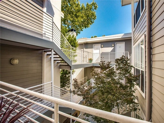 Building Photo - 3711 Holland Ave