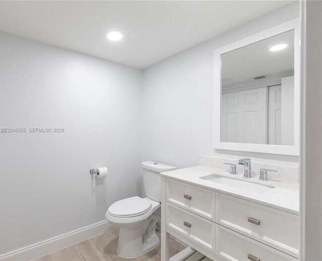 Building Photo - 1110 SW 125th Ave