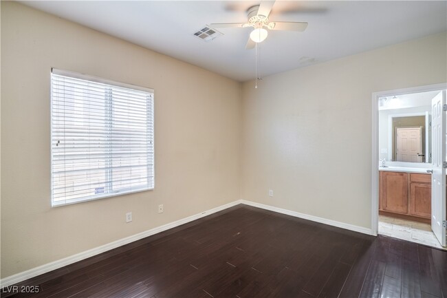 Building Photo - 2464 Sturrock Dr