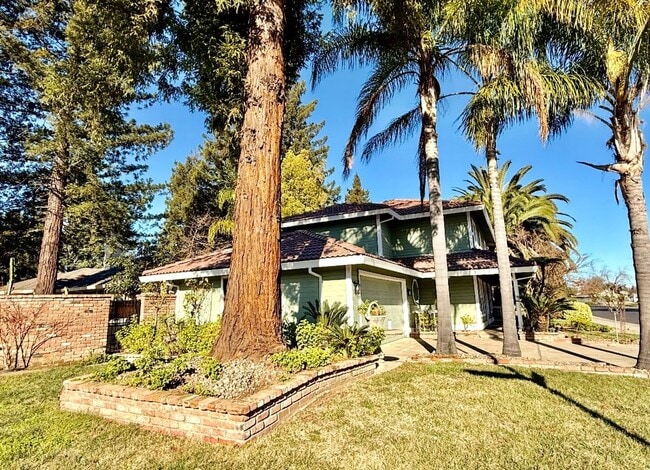 Building Photo - Don’t Miss This Beautiful 3-Bedroom + Office Gated Home!