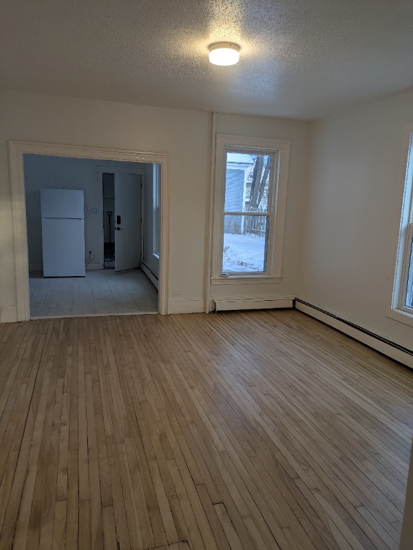 Building Photo - 148 Bartlett St