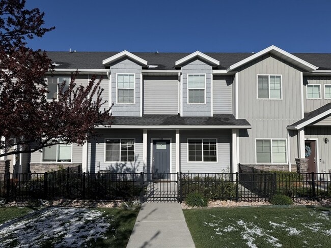 Building Photo - 1567 N 400 W