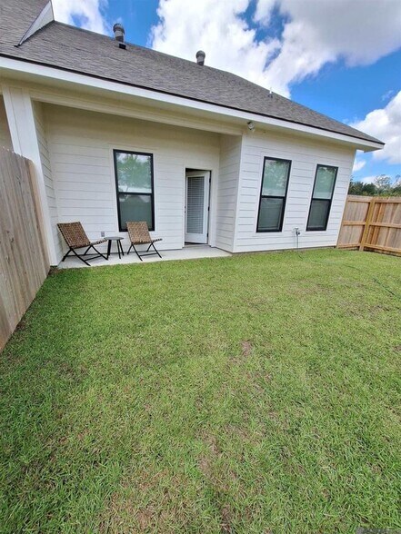 Building Photo - 14810 Jefferson Hwy