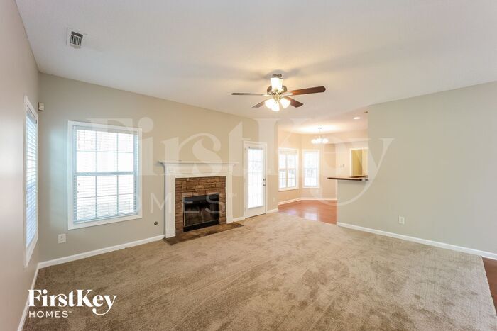 Building Photo - 333 Westhill Dr