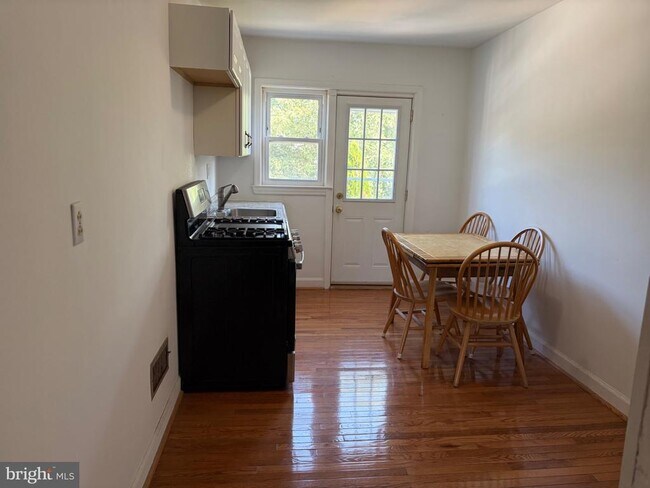 Building Photo - 1403 Beech St