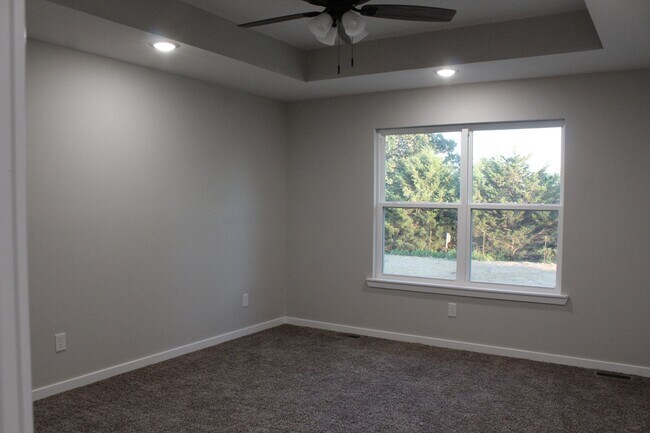 Building Photo - Great brand new home!