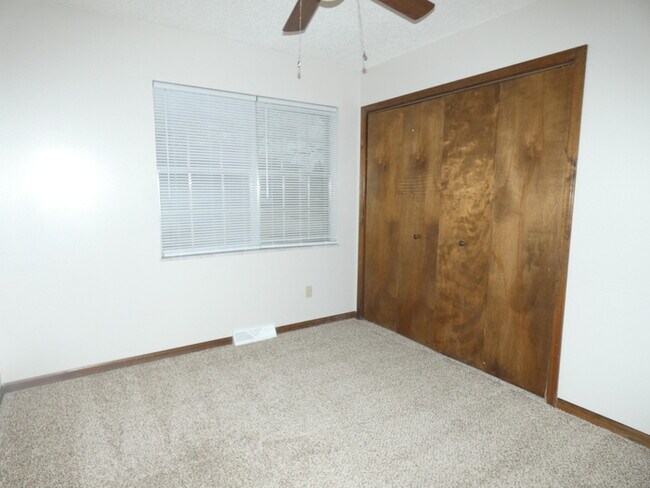 Building Photo - Beautiful Duplex in Gladstone, MO!