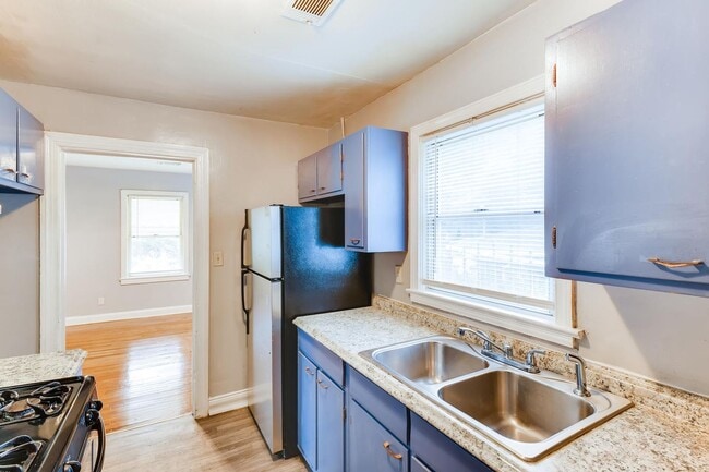 Building Photo - 3 Bedroom Brick Ranch on Basement/5 Min Drive to Downtown Atlanta