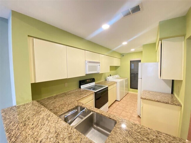 Building Photo - 7700 Seawall Blvd