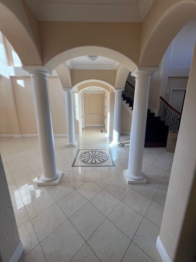 Building Photo - Extremely rare Fair Oaks Ranch executive r...