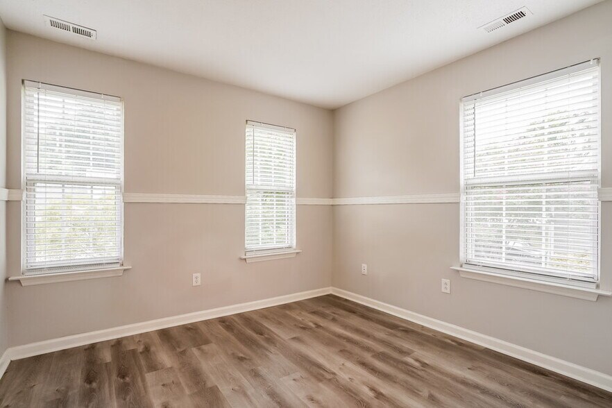 Building Photo - 4409 Cobble Creek Ln