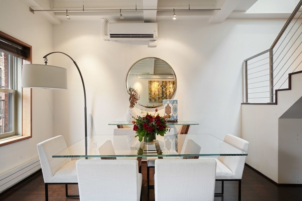 Building Photo - 132 Commonwealth Ave