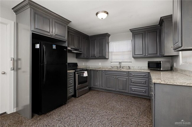 Building Photo - 13 S 15th St