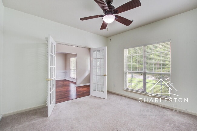 Building Photo - 5421 Red Tip Ln