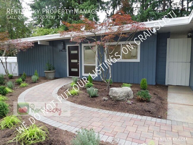 Building Photo - 14232 Lake Hills Blvd