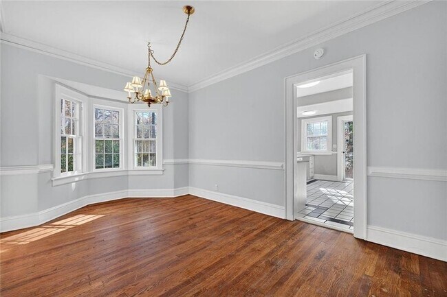 Building Photo - 444 Burlington Rd NE