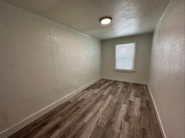 Building Photo - 614 E 600 S