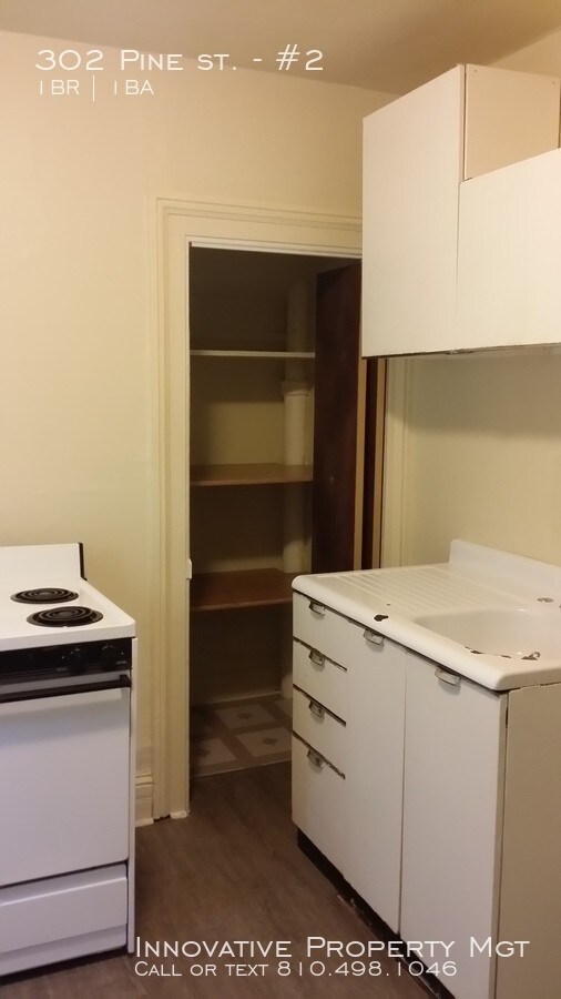 Building Photo - 302 Pine St