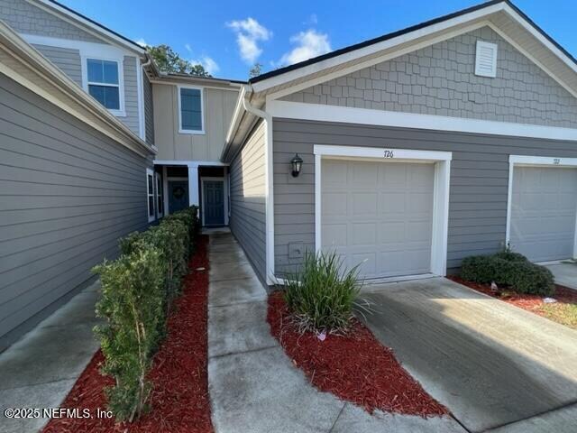 Building Photo - 726 Servia Dr