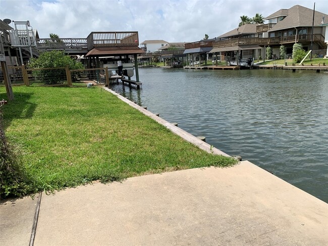 Building Photo - 585 Warsaw Dr