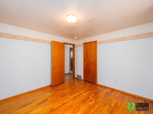 Building Photo - 3 Bedrooms | 1 Bathroom | 2,168 Sq. Ft. | Attached Garage | Large Yard