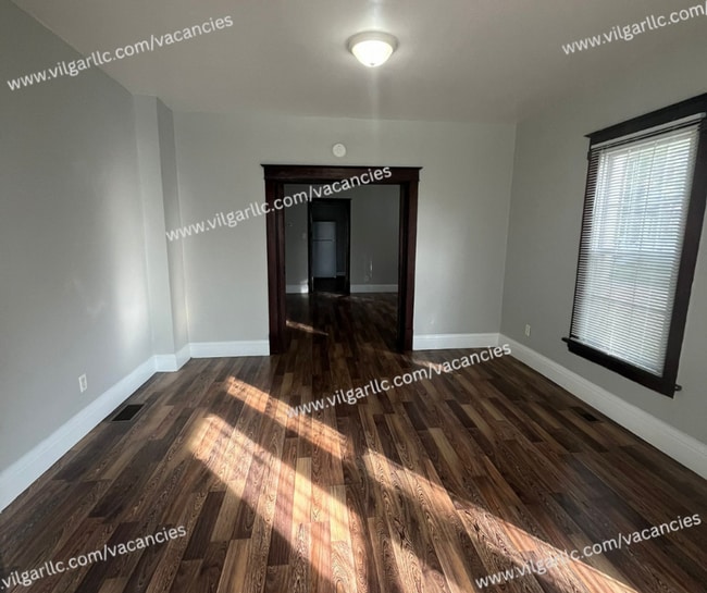 Building Photo - 677 Tyler St