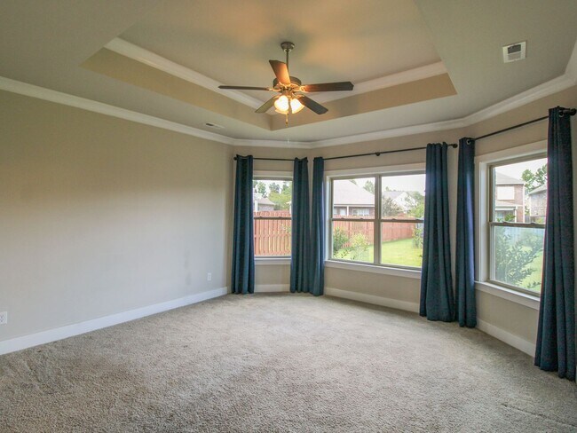 Building Photo - Great Location near Edgewater and Toyota F...