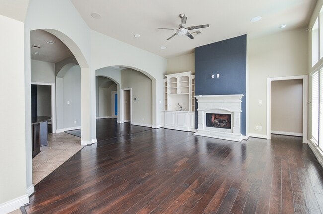 Building Photo - 28803 Davenport Dr