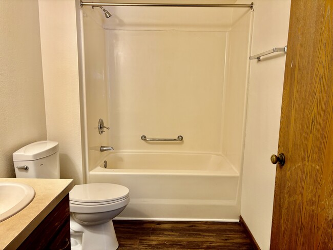 Building Photo - 517 136th Ave