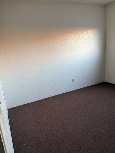 Building Photo - 433 Avenida Garza