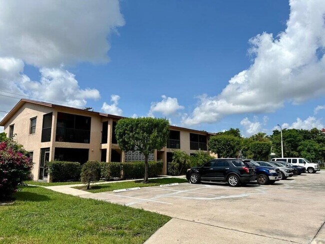 Building Photo - 1415 Lake Ave