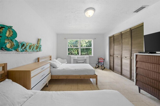 Building Photo - 6411 SW 185th Way