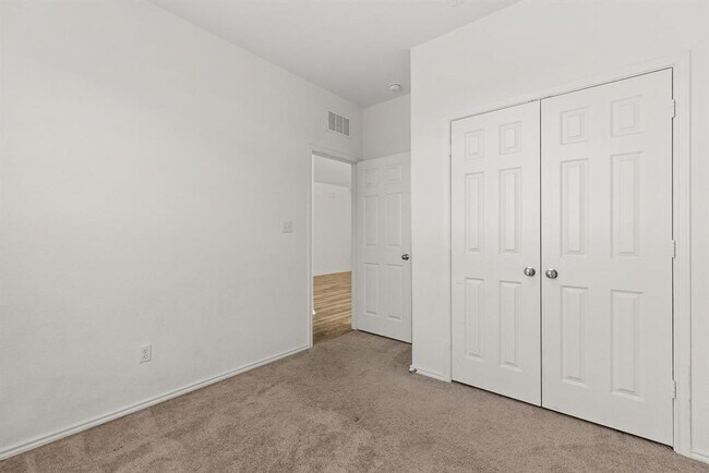 Building Photo - 917 Duskywing Wy