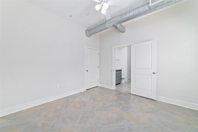 Building Photo - 1011 Studemont St
