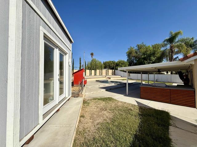 Building Photo - 24399 Oakridge Cir