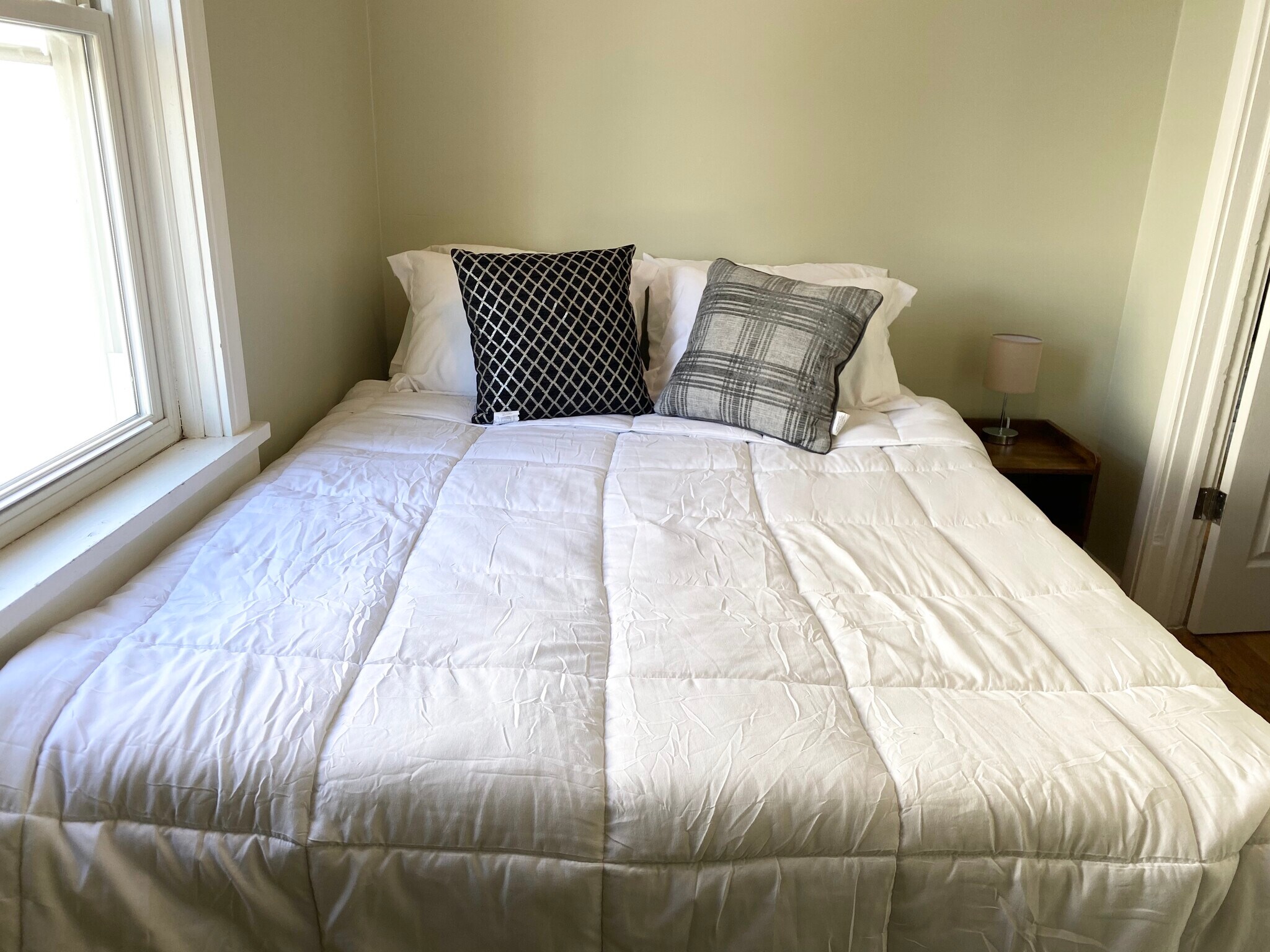 Building Photo - 2838 N Drake Ave