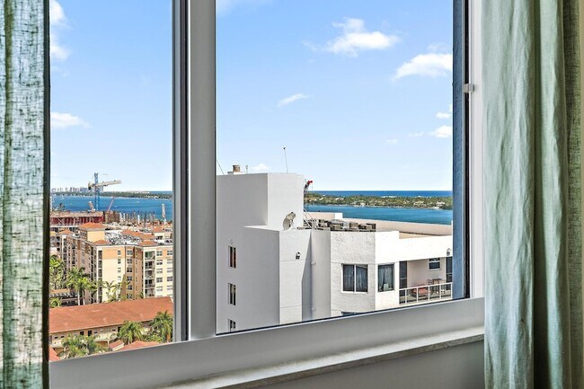 Building Photo - 1551 N Flagler Dr