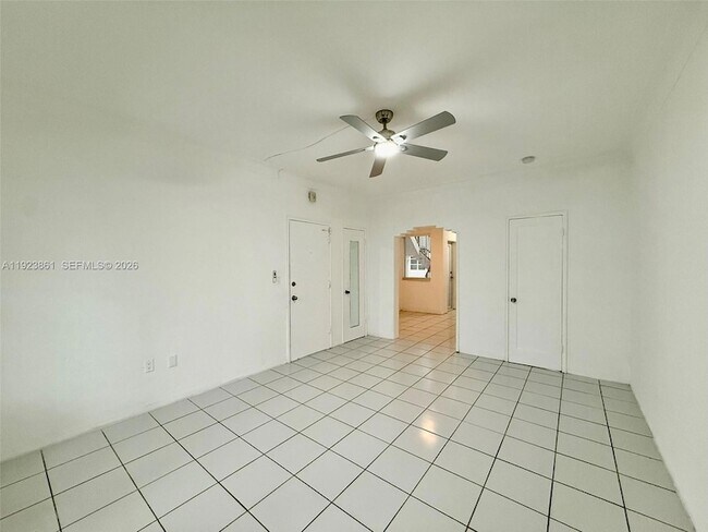 Building Photo - 610 12th St