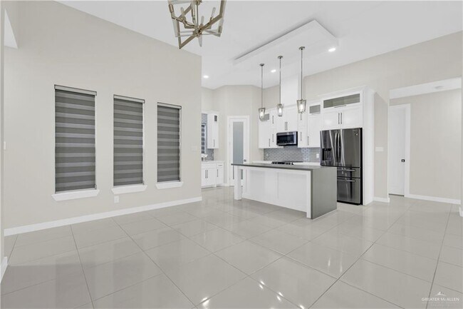 Building Photo - 31 Tierra Escondido